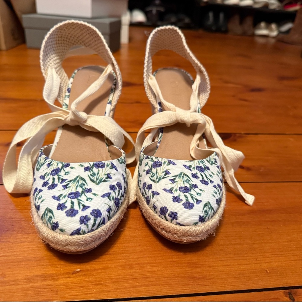LOFT White Floral Espadrille Sandals with Purple Flowers